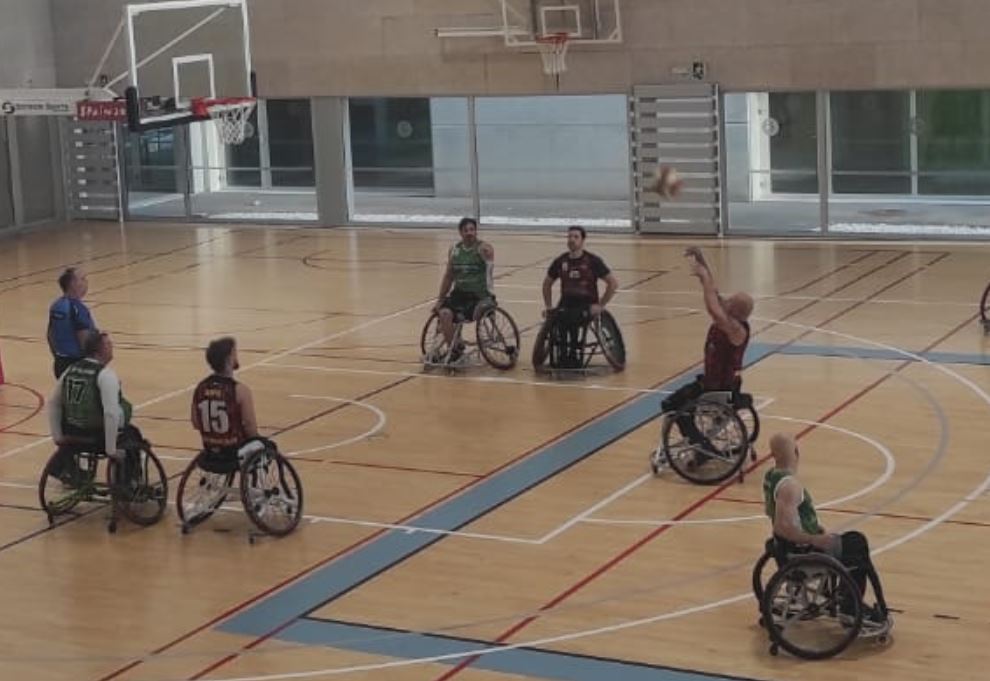 Tiro libre Carlos Rodriguez del CEM Hospitalet